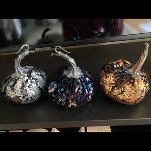 Like new set of three sequence pumpkins.